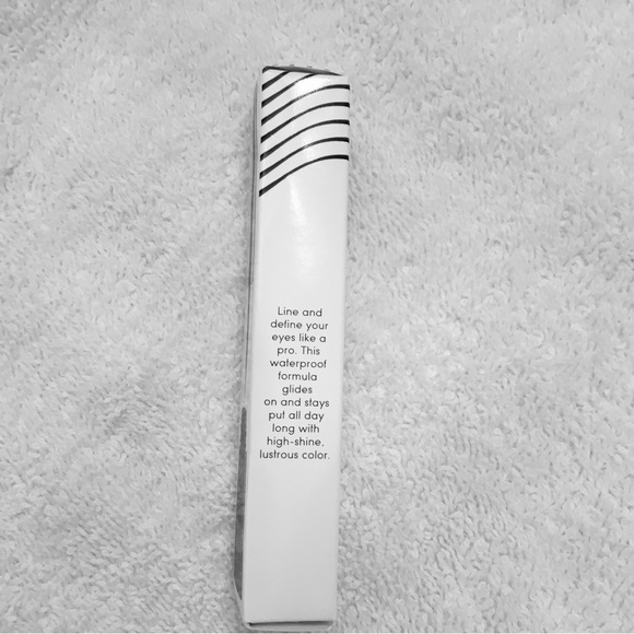 Laura Geller Luster Eyes Waterproof Liquid Eyeliner - Picture 6 of 7